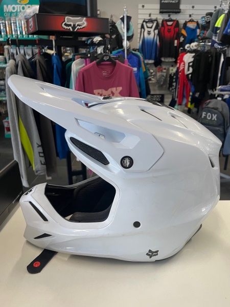 helma FOX V3  Rs Solid  velikost S (55-56)